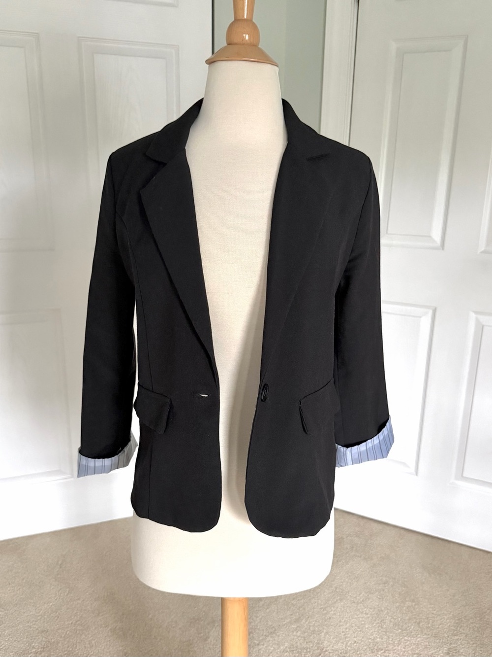 Charlotte Russe Black Women's Blazer with Contrast Cuff